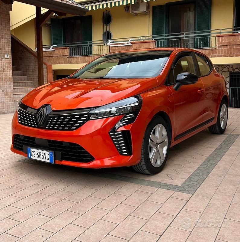 Usata Renault Clio V Evolution 66 CV (48 kW) 2024 Arancione Berlina