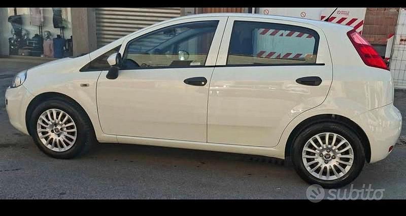 Usata Fiat Punto Street 69 CV (50 kW) 2016 Utilitaria
