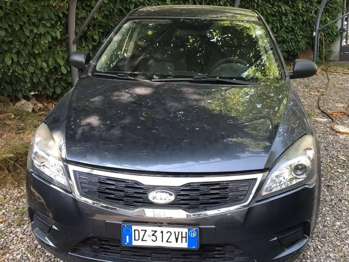 Usata Kia Ceed EX 90 CV (66 kW) 2010 Grigio Utilitaria
