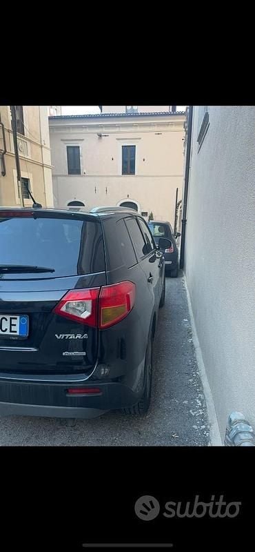 Usata Suzuki Vitara 120 CV (88 kW) 2016 Nero SUV