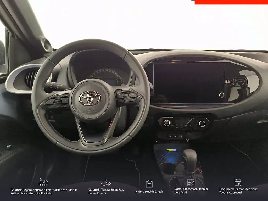 Usata Toyota Aygo X Edition 72 CV (52 kW) 2025 Argento SUV