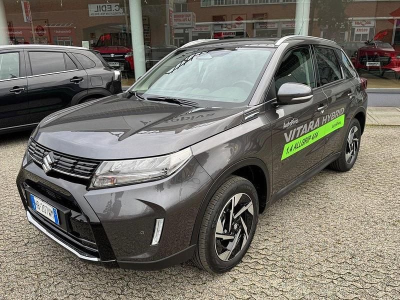 Grigio Nuova 2025 Suzuki Vitara SUV | 28.900 € - Immagine 1/4