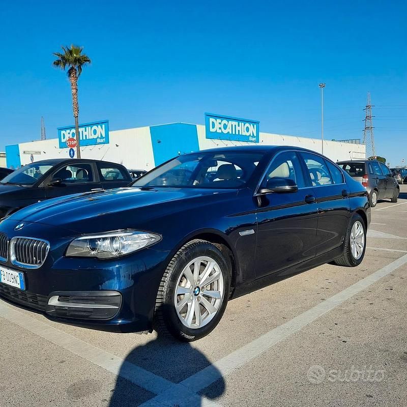 Usata BMW 520 Luxury Line 184 CV (135 kW) 2015 Blu Berlina