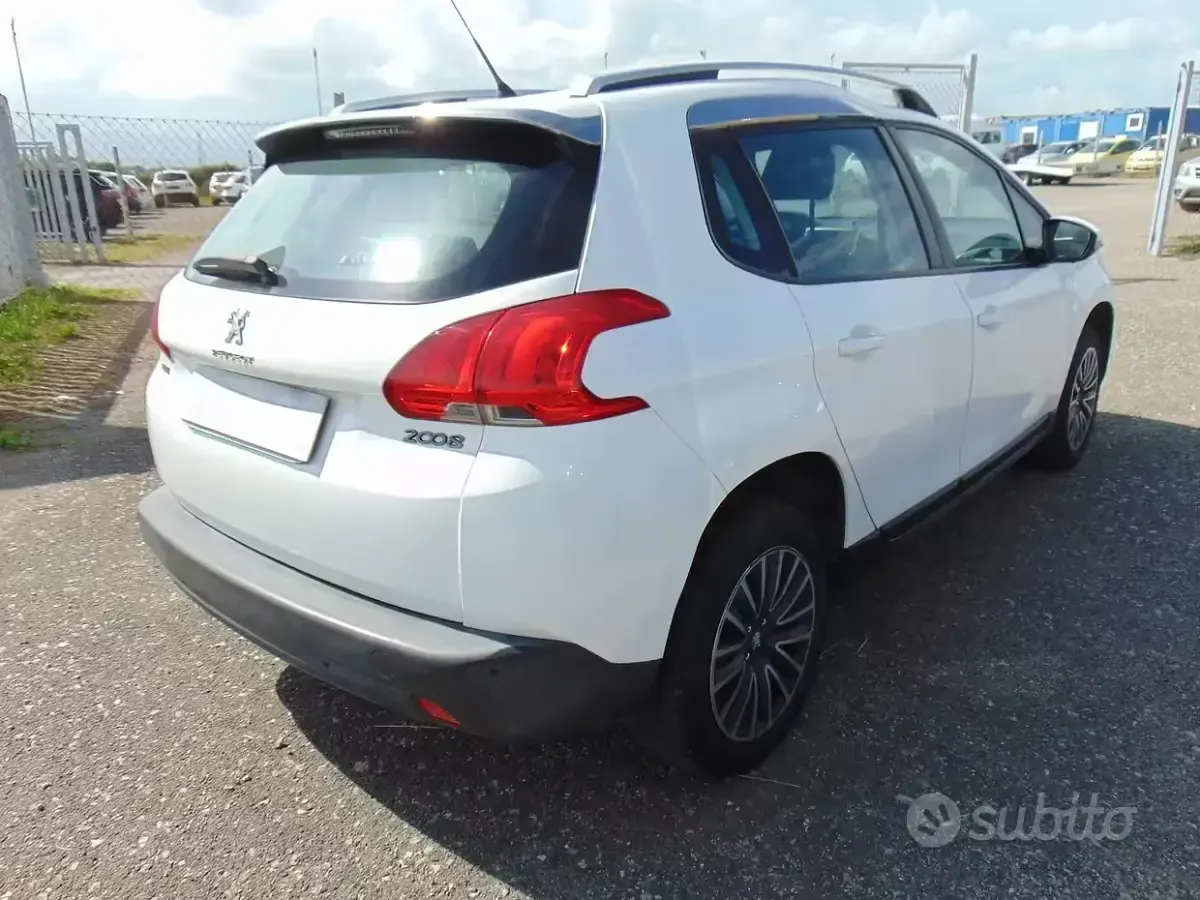 Usata Peugeot 2008 82 CV (60 kW) 2017 Bianco SUV