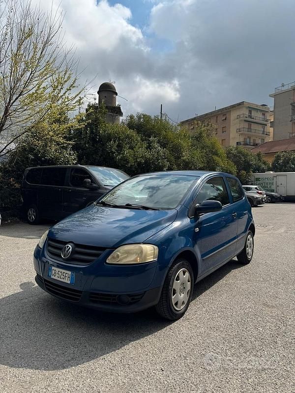Usata VW Fox Sport 54 CV (39 kW) 2005 Blu Utilitaria