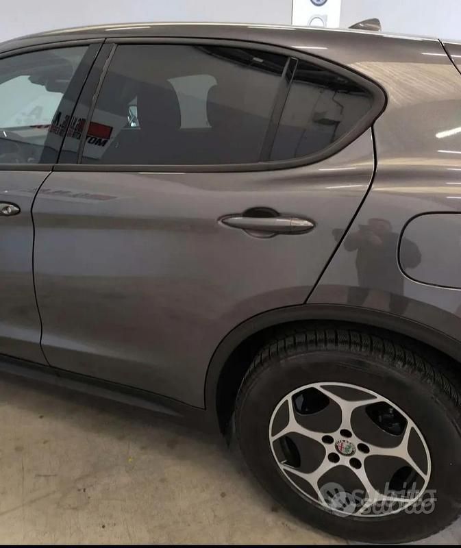 Usata Alfa Romeo Stelvio 190 CV (139 kW) 2021 Grigio SUV