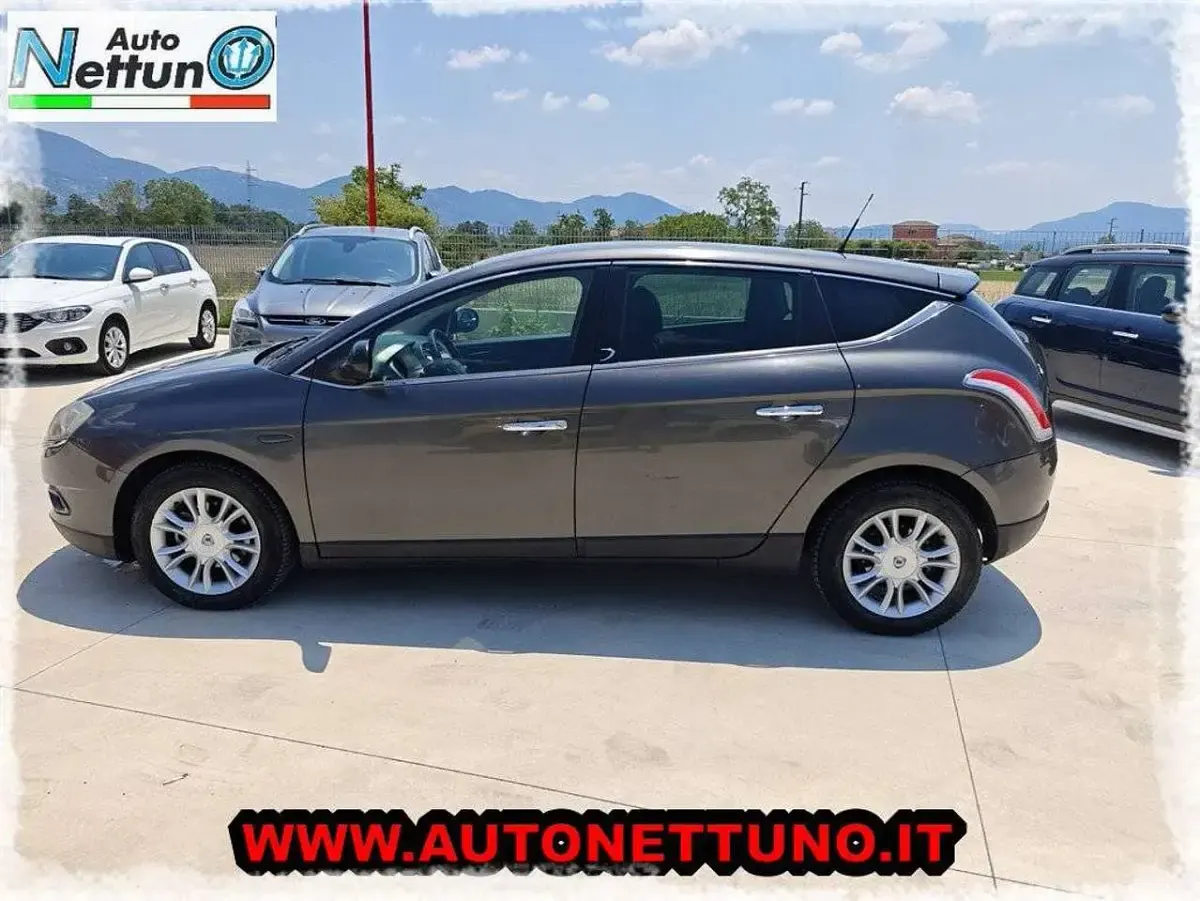 Usata Lancia Delta 120 CV (88 kW) 2008 Grigio Utilitaria