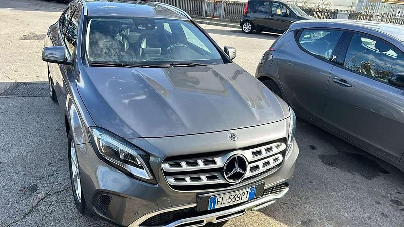 Usata Mercedes GLA180 Business 109 CV (80 kW) 2017 SUV