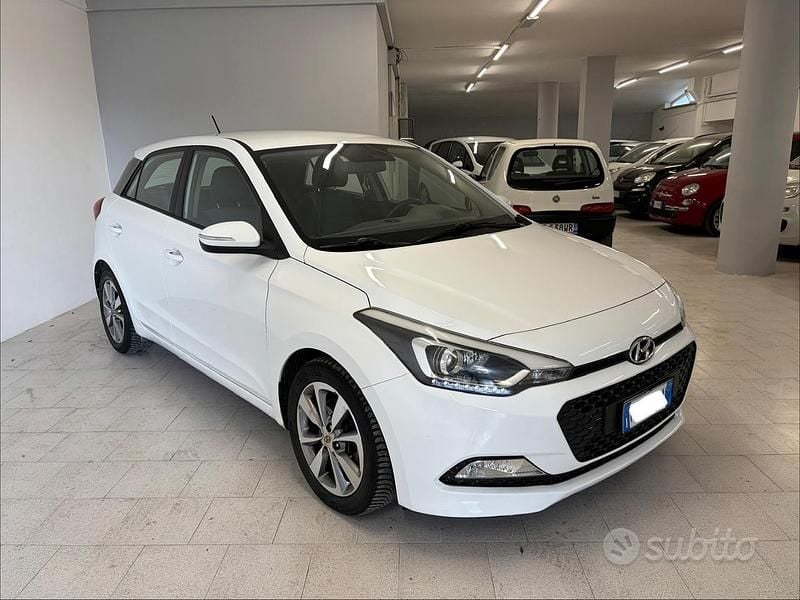 Usata Hyundai i20 Style 90 CV (66 kW) 2017 Bianco Berlina