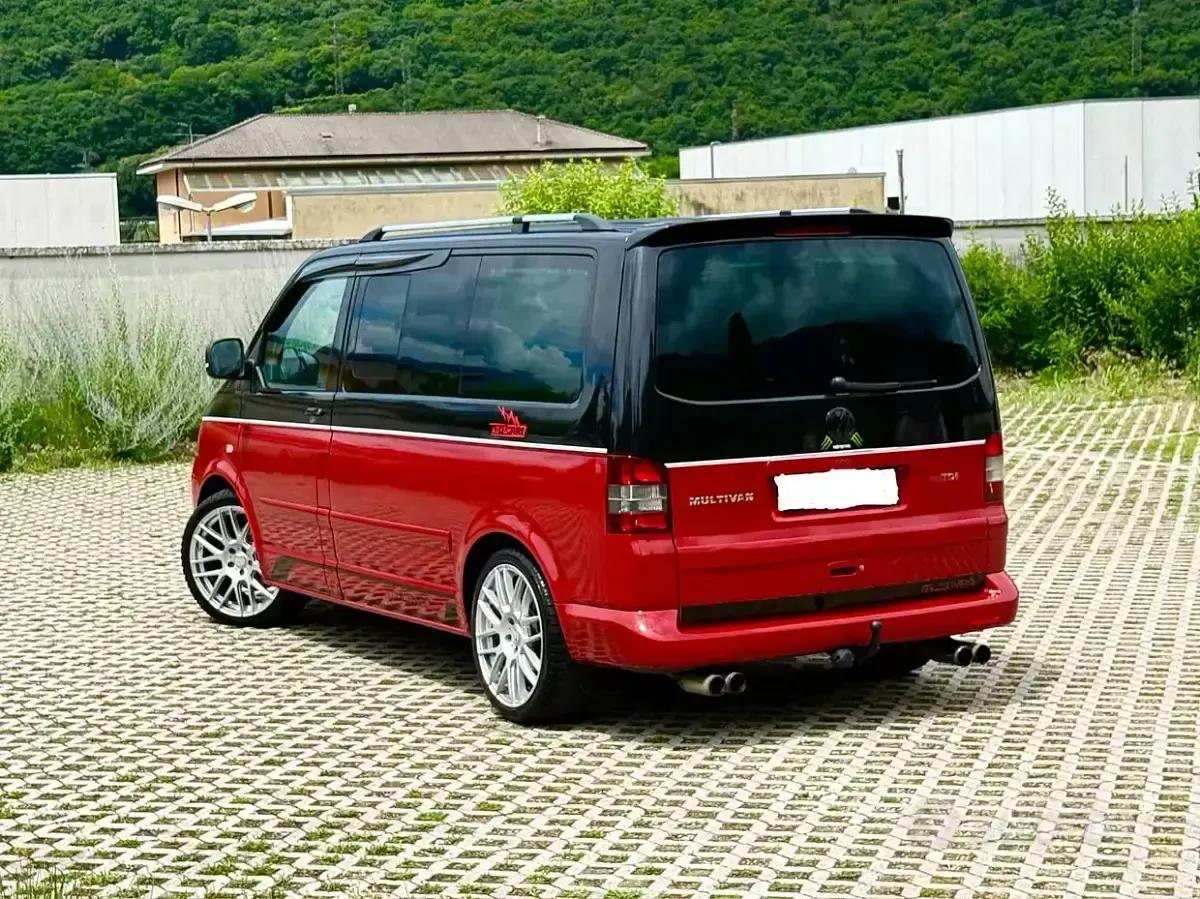 Usata VW Multivan Comfortline 174 CV (127 kW) 2005 Nero Monovolume