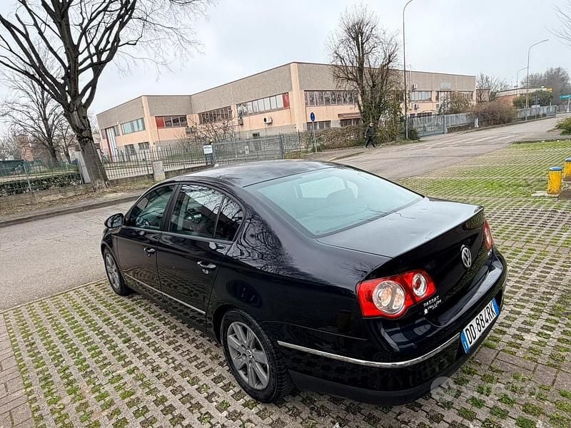 Usata VW Passat 150 CV (110 kW) 2006 Nero Berlina