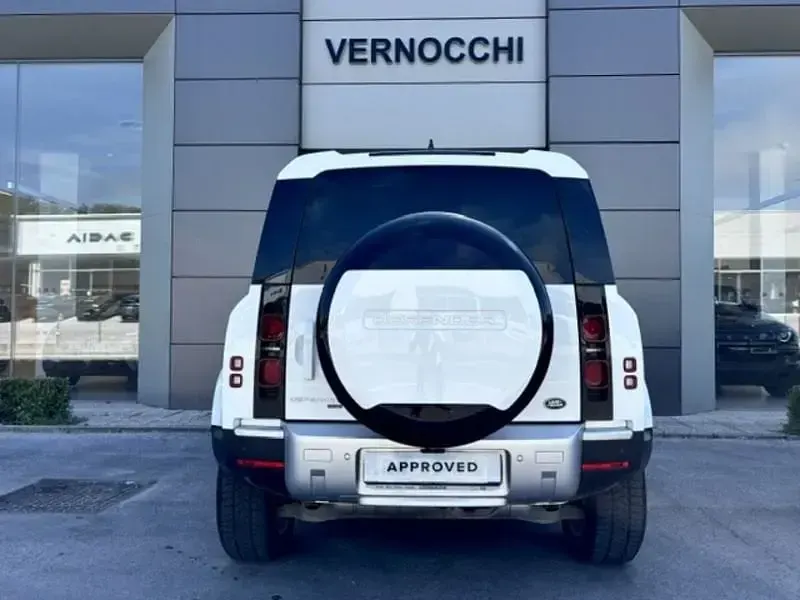 Usata Land Rover Defender SE 404 CV (297 kW) 2023 Bianco SUV