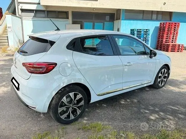 Usata Renault Clio V Evolution 101 CV (74 kW) 2023 Bianco Berlina