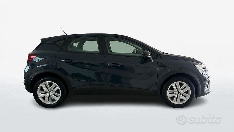 Usata Renault Captur Equilibre 101 CV (74 kW) 2023 Blu scuro SUV
