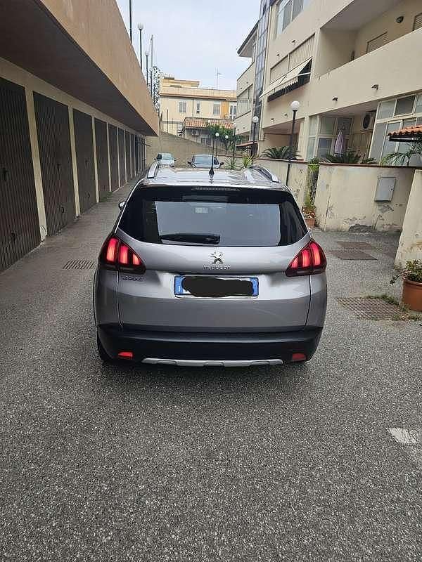Usata Peugeot 2008 Allure 102 CV (75 kW) 2019 Grigio SUV
