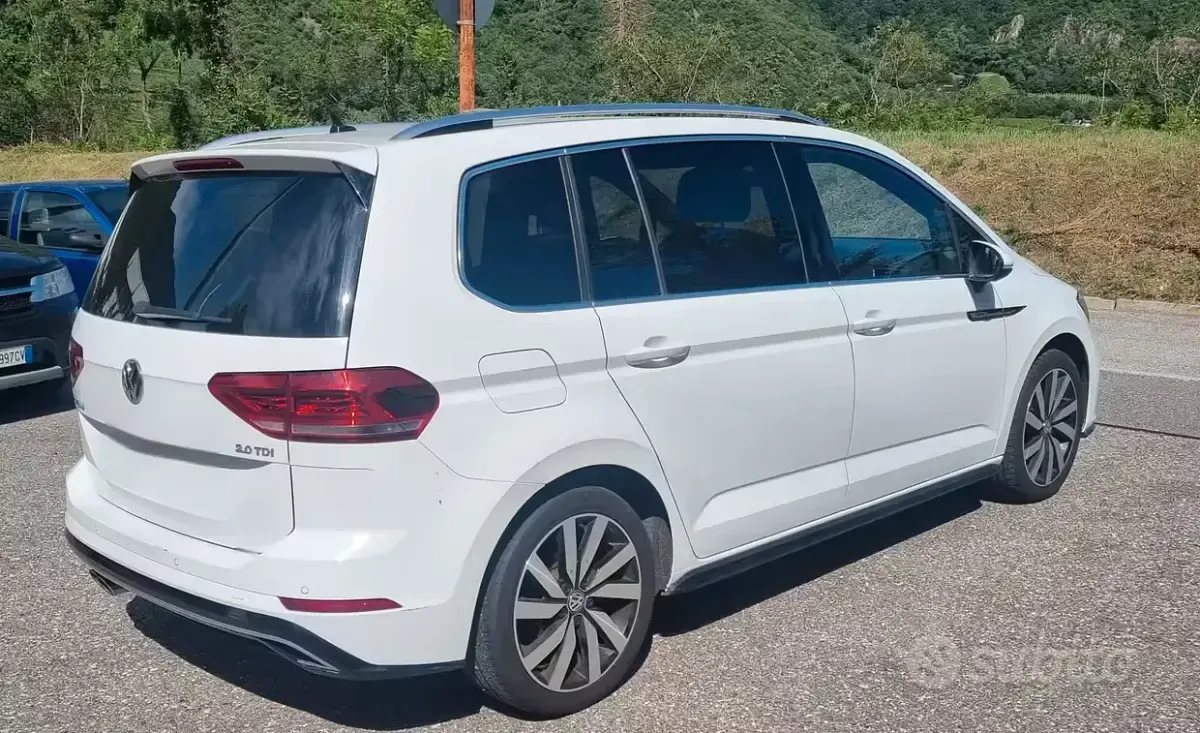 Usata VW Touran R-line 150 CV (110 kW) 2016 Bianco Monovolume