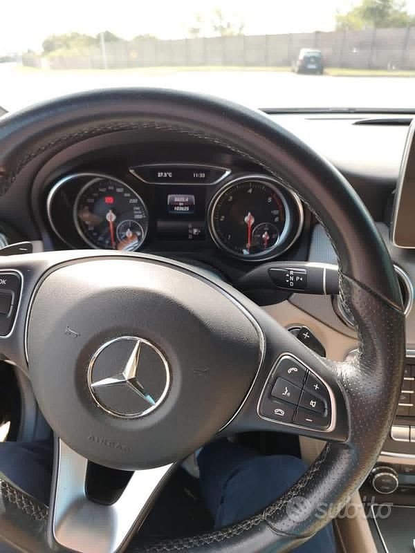 Usata Mercedes GLA180 2018 Blu SUV