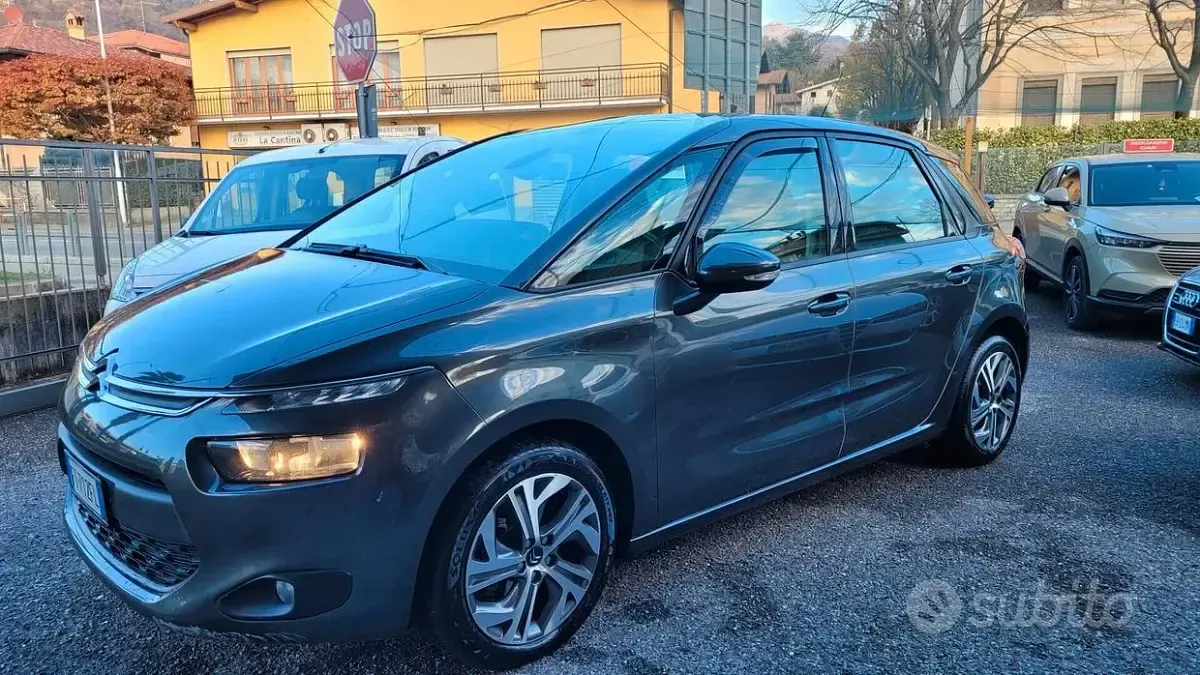 Begagnad Citroën C4 Picasso Exclusive 120 HK (88 kW) 2016 Grå Minibuss
