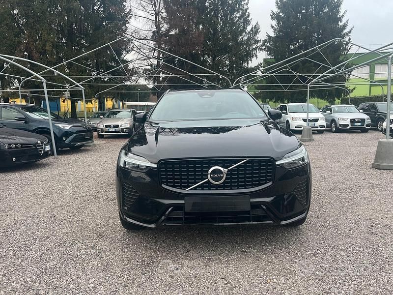 Usata Volvo XC60 Momentum 197 CV (144 kW) 2022 Nero SUV