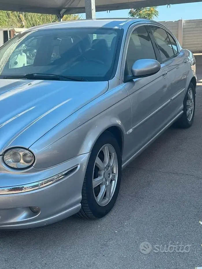 Usata Jaguar X-type Executive 131 CV (96 kW) 2004 Grigio Berlina
