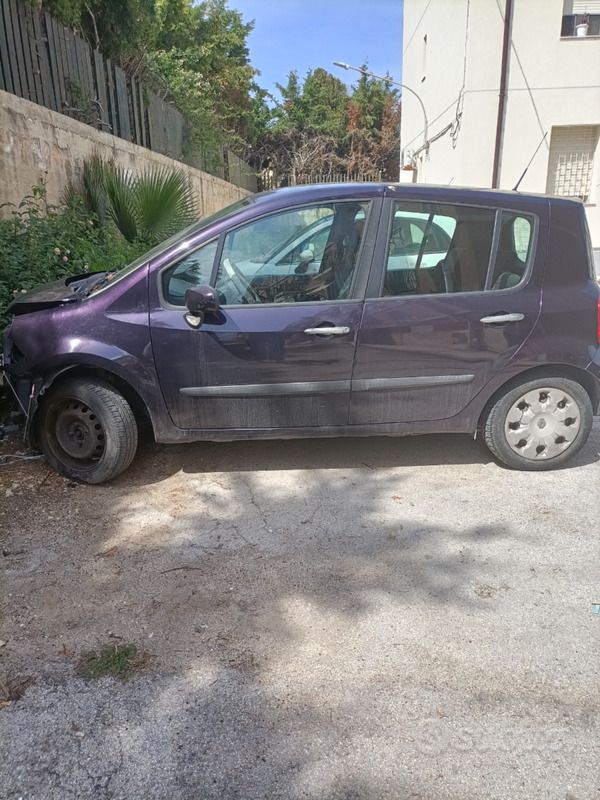 Usata Renault Modus 75 CV (55 kW) 2006 Blu Monovolume
