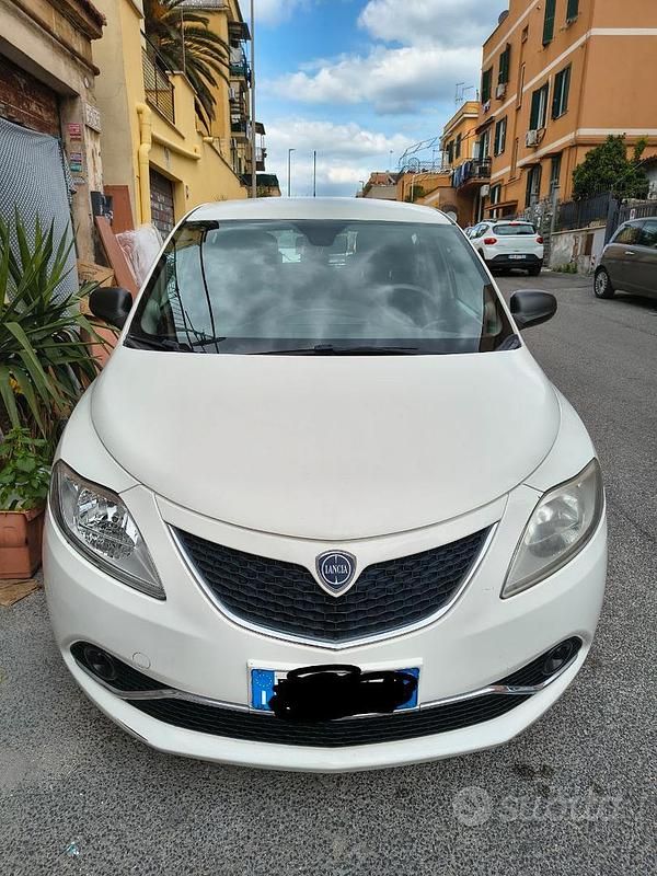 Usata Lancia Ypsilon 69 CV (50 kW) 2016 Bianco Utilitaria