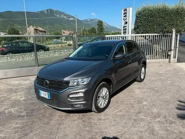 Usata VW T-Roc Business 116 CV (85 kW) 2021 Grigio SUV
