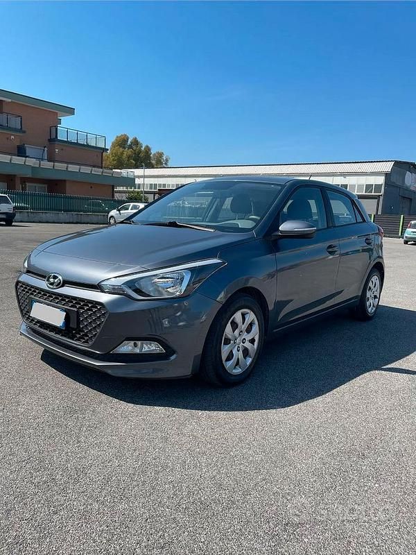 Usata Hyundai i20 2016 Grigio Berlina