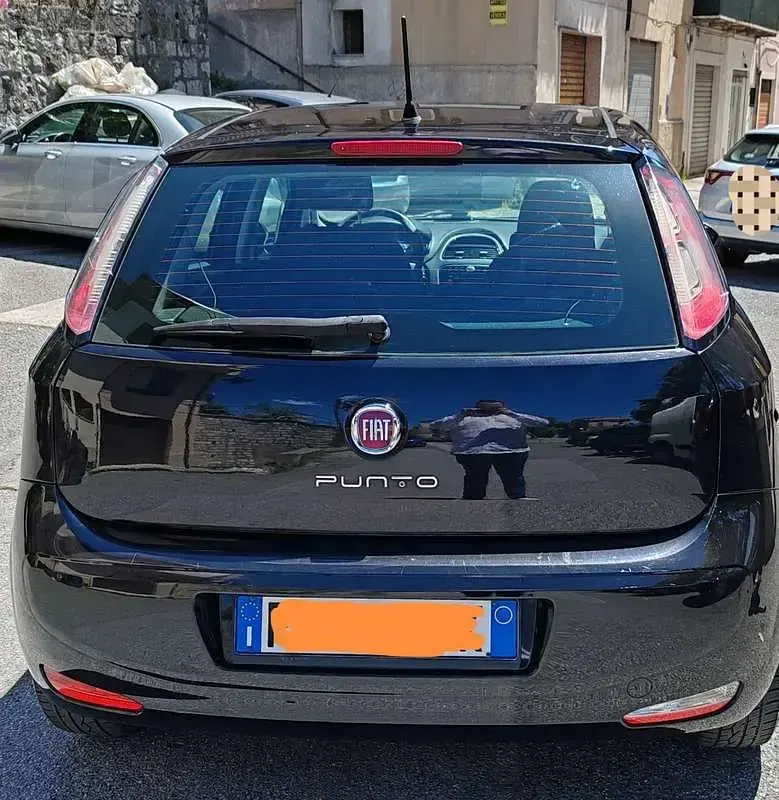 Usata Fiat Punto Lounge 75 CV (55 kW) 2013 Nero Utilitaria