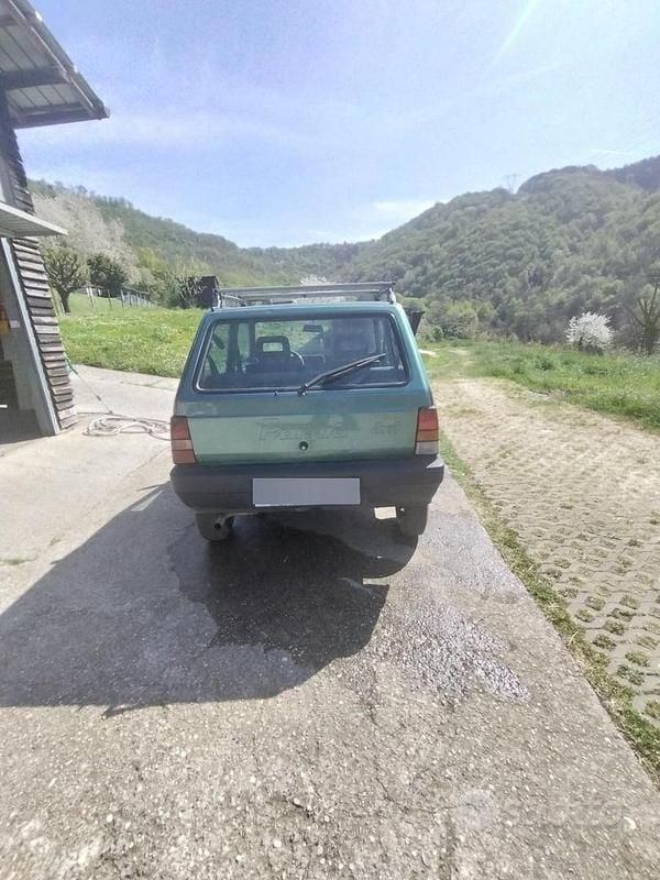 Usata Fiat Panda Trekking 54 CV (39 kW) 2000 Verde Berlina