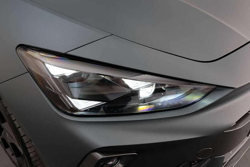 Usata Cupra Leon VZ 273 CV (200 kW) 2024 Grigio metallizzato Station wagon