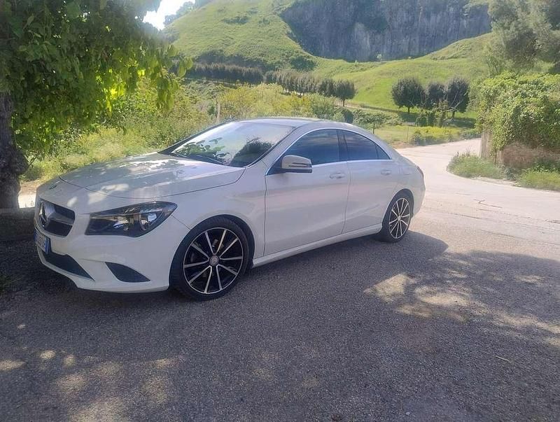 Usata Mercedes CLA180 109 CV (80 kW) 2015 Berlina