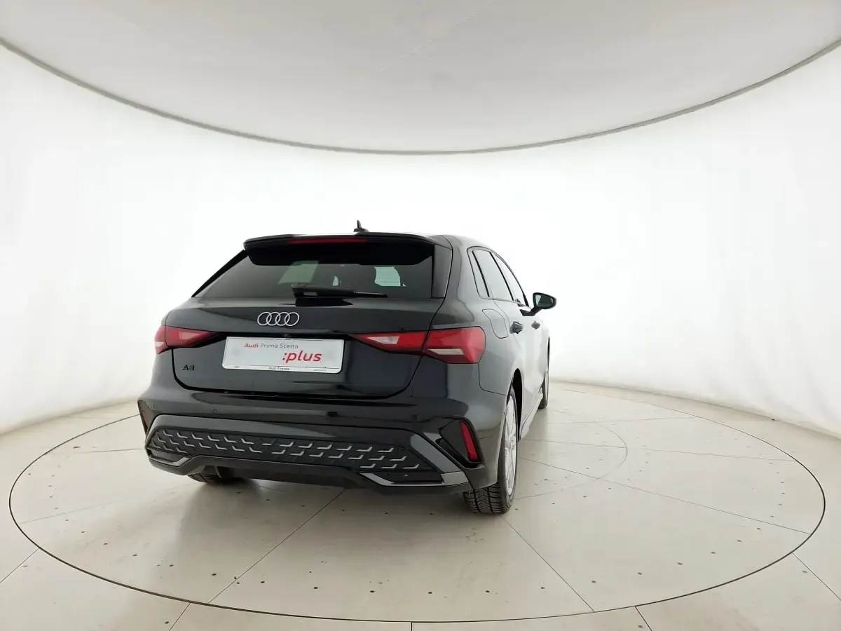 Usata Audi A3 S-Line 150 CV (110 kW) 2025 Nero mito metallizzato Berlina