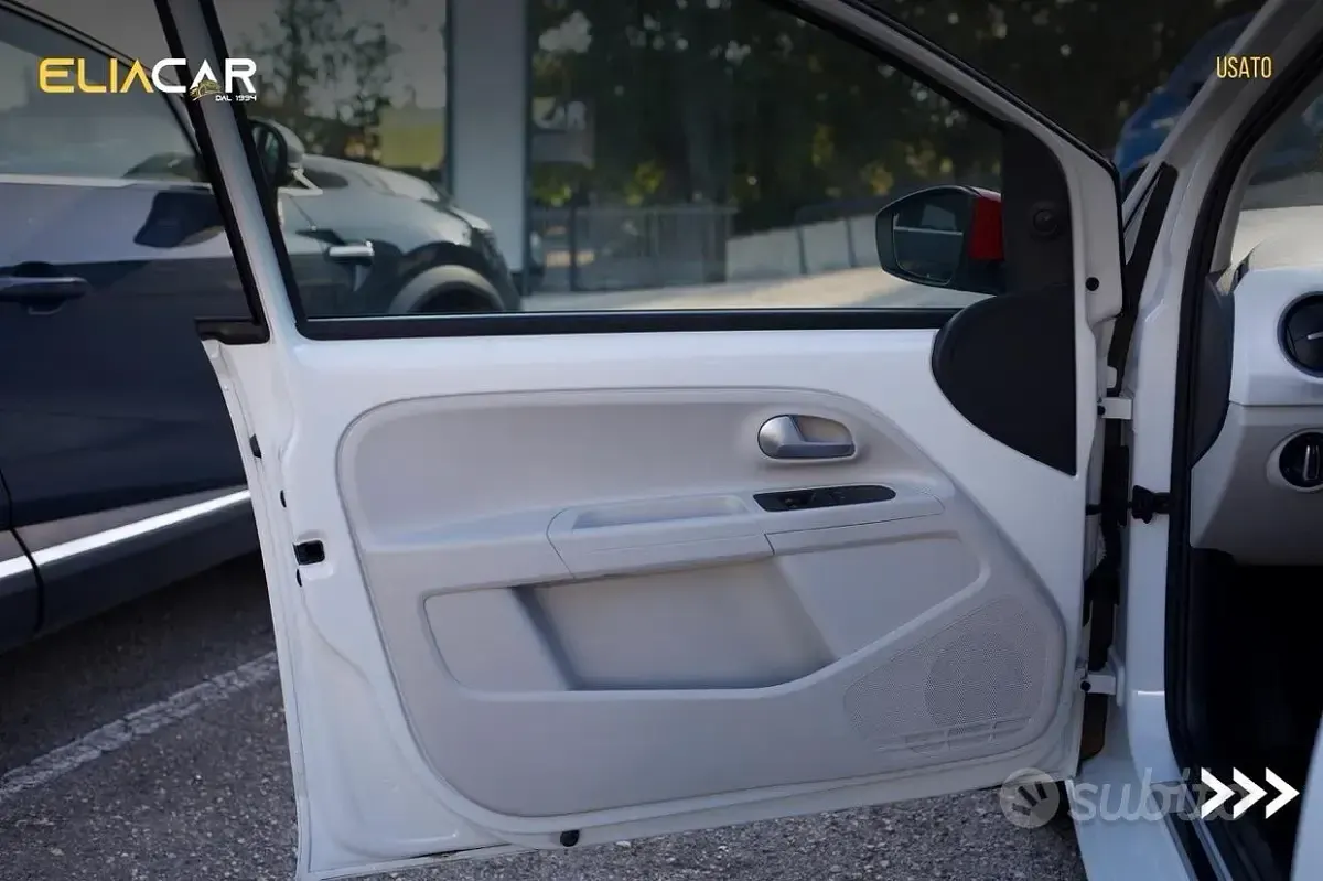 Usata VW up! Beats 65 CV (47 kW) 2023 Bianco Utilitaria