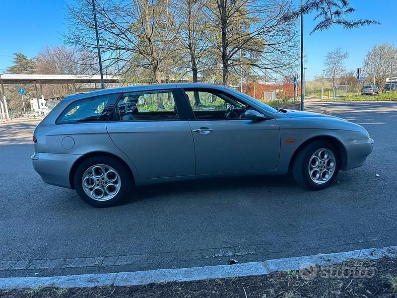Usata Alfa Romeo 156 Distinctive 116 CV (85 kW) 2003 Station wagon