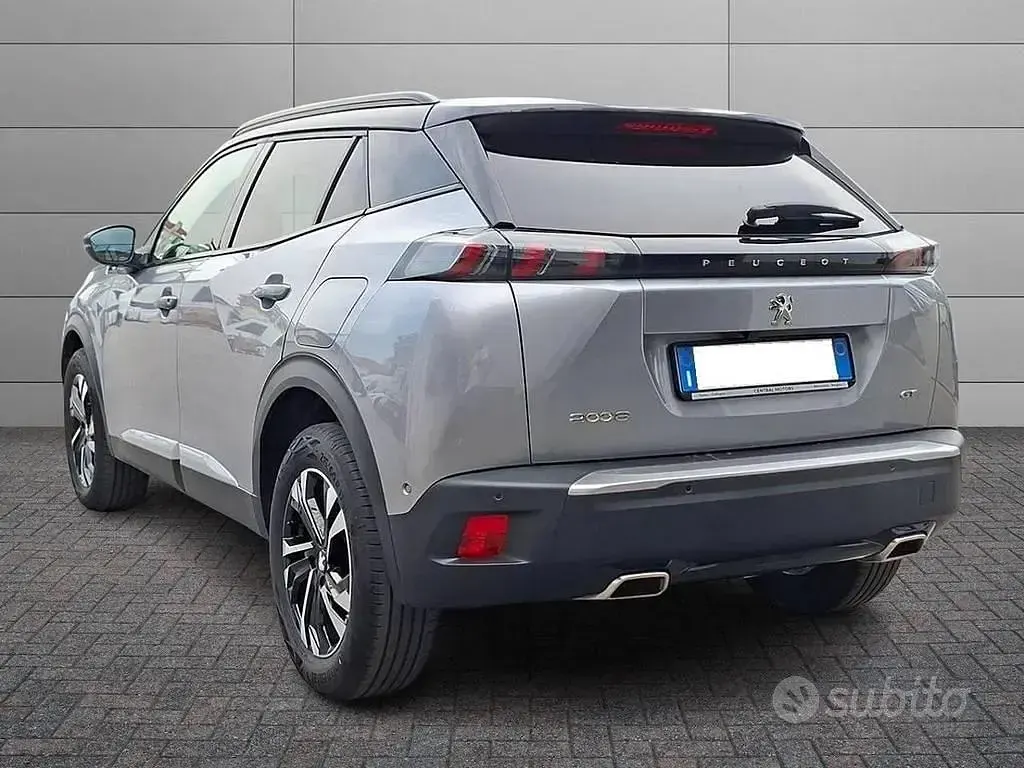 Usata Peugeot 2008 GT 131 CV (96 kW) 2023 Grigio SUV