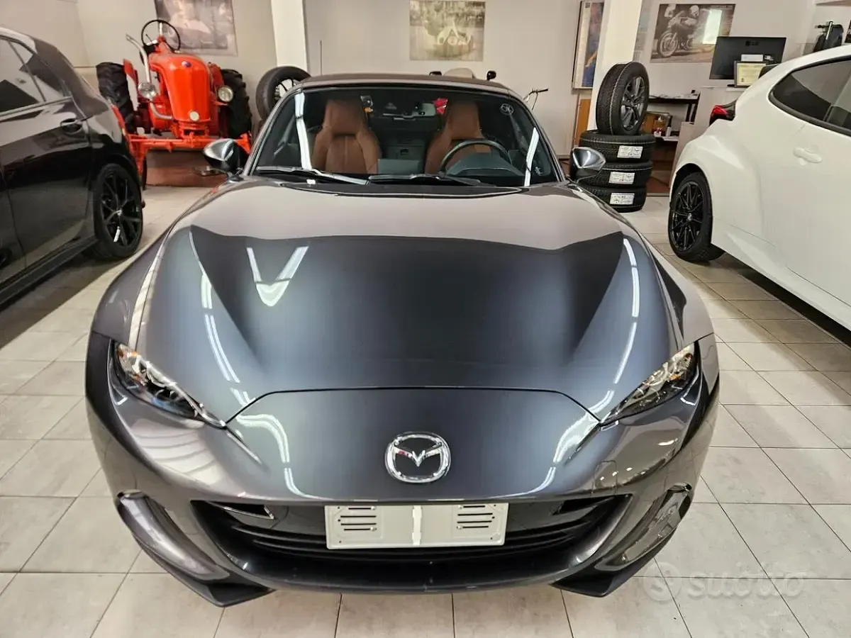 Usata Mazda MX5 Kazari 184 CV (135 kW) 2023 Grigio Cabrio