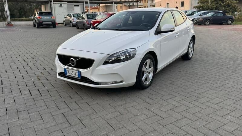 Bianco Usata 2017 Volvo V40 Kinetic Station wagon | 8950 € (Ottimo prezzo) - Immagine 1/4