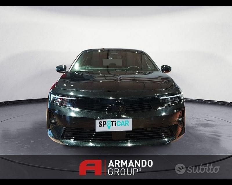 Usata Opel Astra Ultimate 131 CV (96 kW) 2024 Nero Berlina