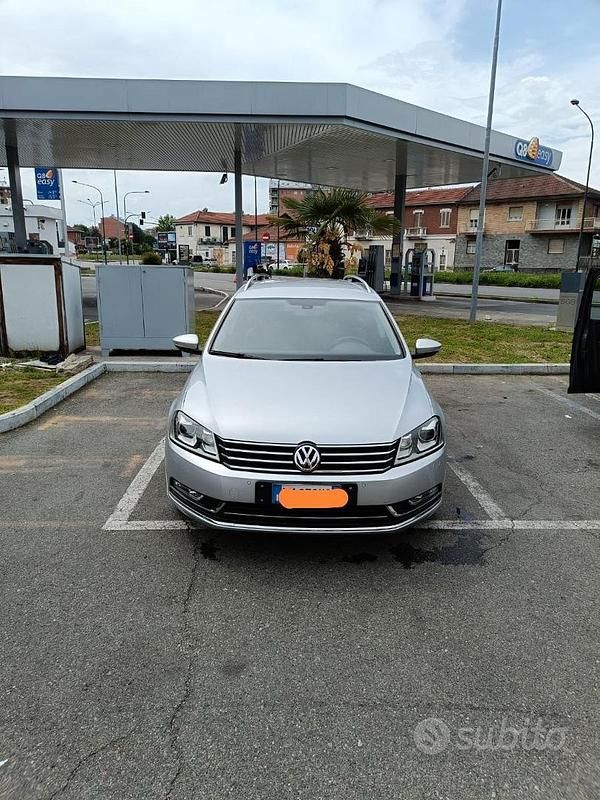 Usata VW Passat 170 CV (125 kW) 2012 Grigio Station wagon