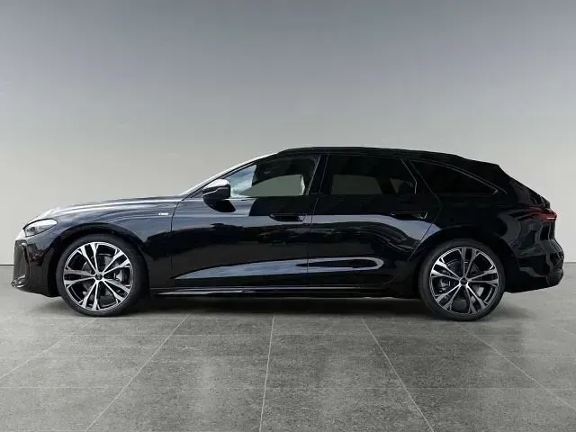 Usata Audi A5 S-Line 150 CV (110 kW) 2025 Nero metallizzato Station wagon