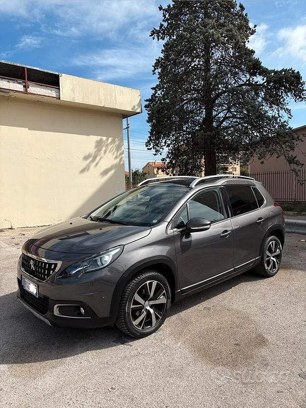 Usata Peugeot 2008 100 CV (73 kW) 2017 Grigio SUV
