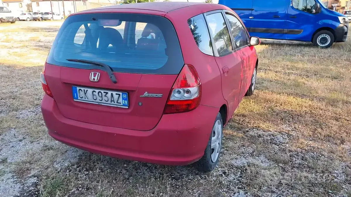 Usata Honda Jazz 78 CV (57 kW) 2004 Rosso Utilitaria