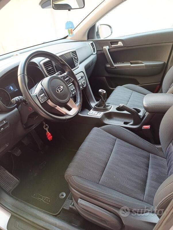 Usata Kia Sportage 132 CV (97 kW) 2021 Grigio SUV