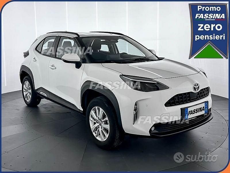 Bianco Usata 2024 Toyota Yaris Cross Trend SUV | 24.900 € (Buon prezzo) - Immagine 1/4