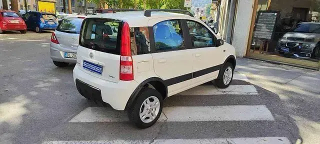 Usata Fiat Panda 4x4 Climbing 69 CV (50 kW) 2008 Bianco pastello Utilitaria