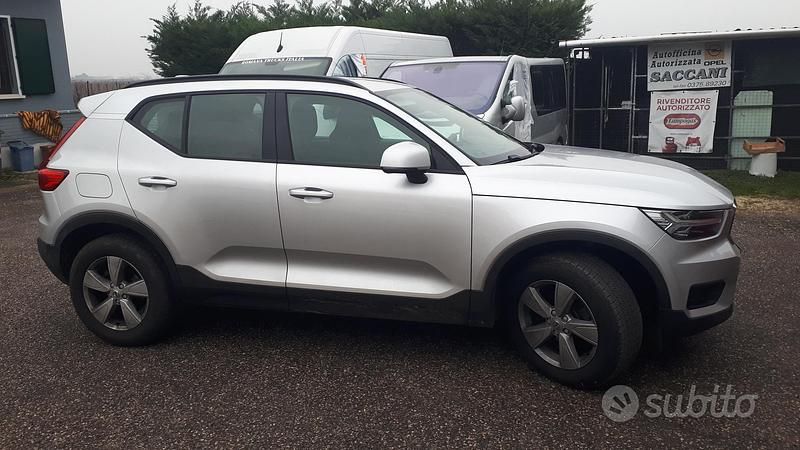 Gebraucht Volvo XC40 150 PS (110 kW) 2018 Grau SUV