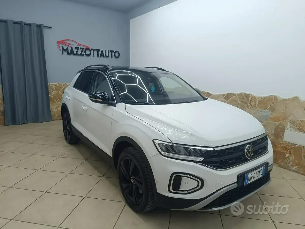 Usata VW T-Roc R-line 150 CV (110 kW) 2025 Bianco SUV