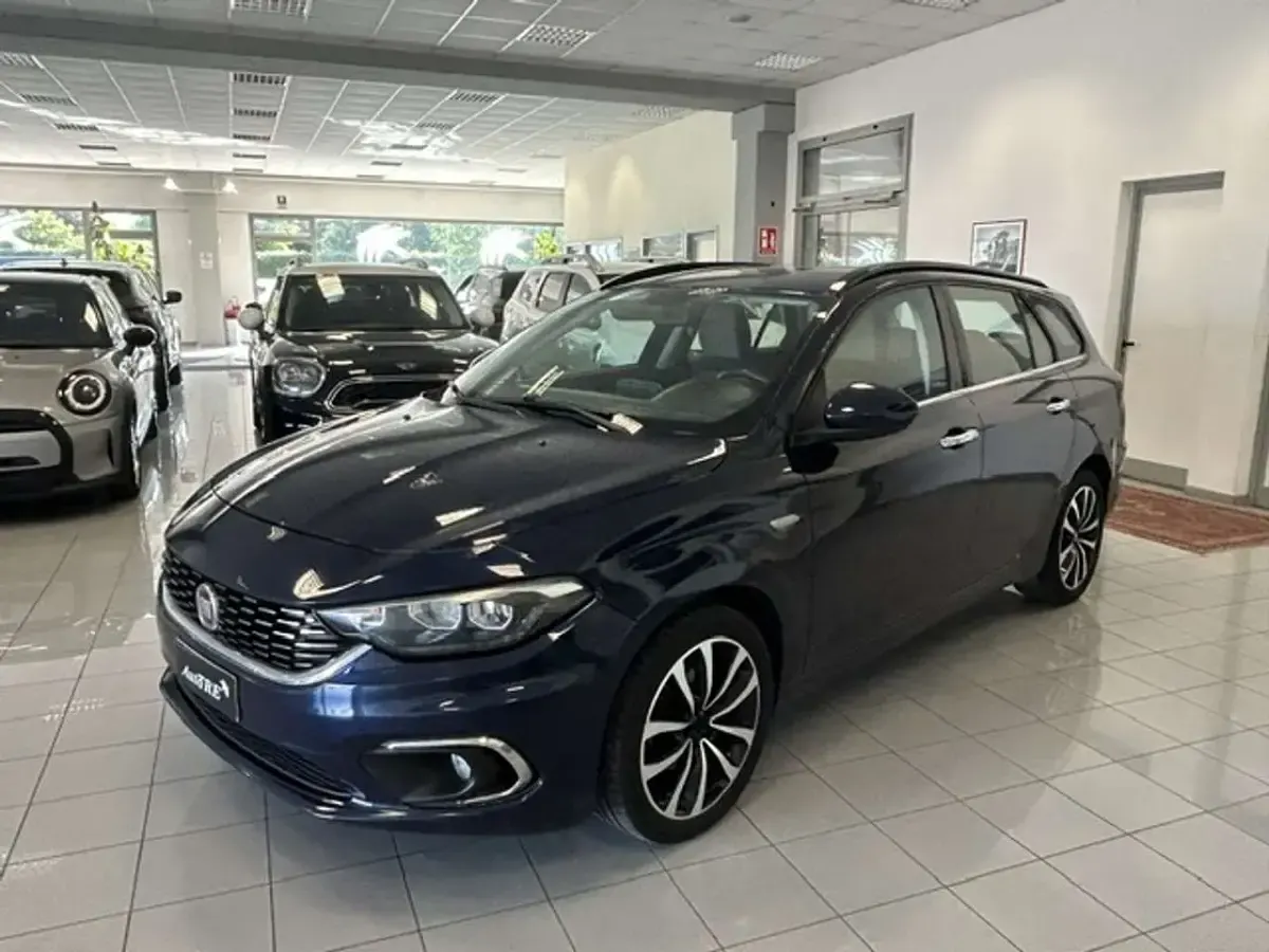 Usata Fiat Tipo Business 120 CV (88 kW) 2017 Blu/azzurro Station wagon