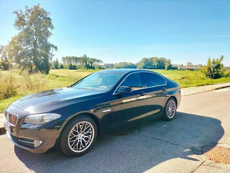 Nero Usata 2010 BMW 520 Berlina | 8450 € (Buon prezzo) - Immagine 1/3